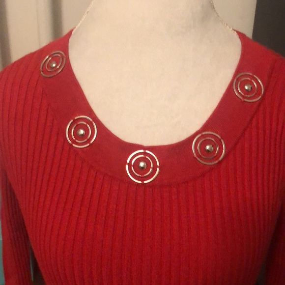 🆑FINAL PRICE‼️ Red scoop neck 3/4 length sleeves sweater w/silver circle accents - Picture 2 of 4
